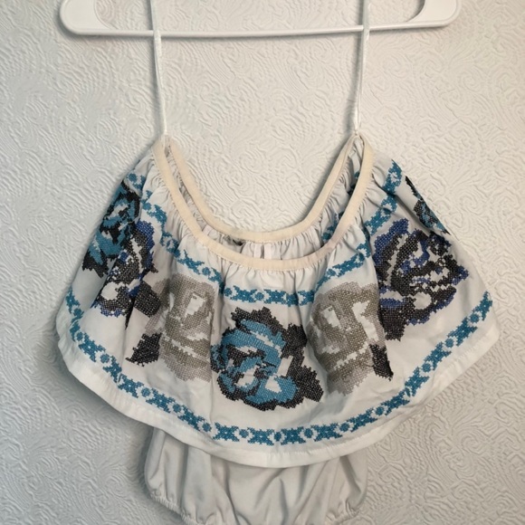 Off Shoulder Top - Picture 4 of 10